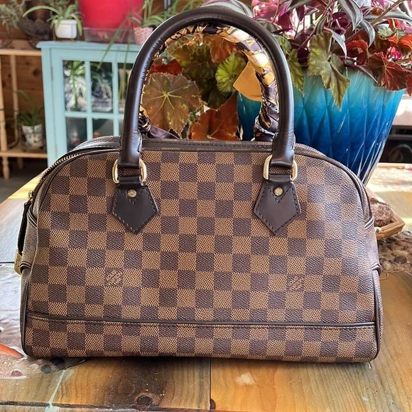 LV bag - Picture 3 of 8